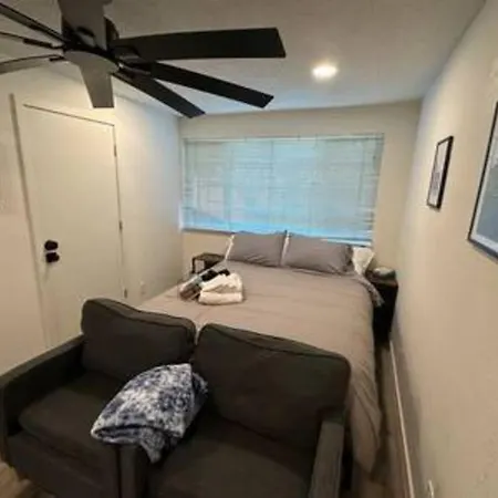 Downstairs Uo, Autzen, Amazon Pk Apartamento